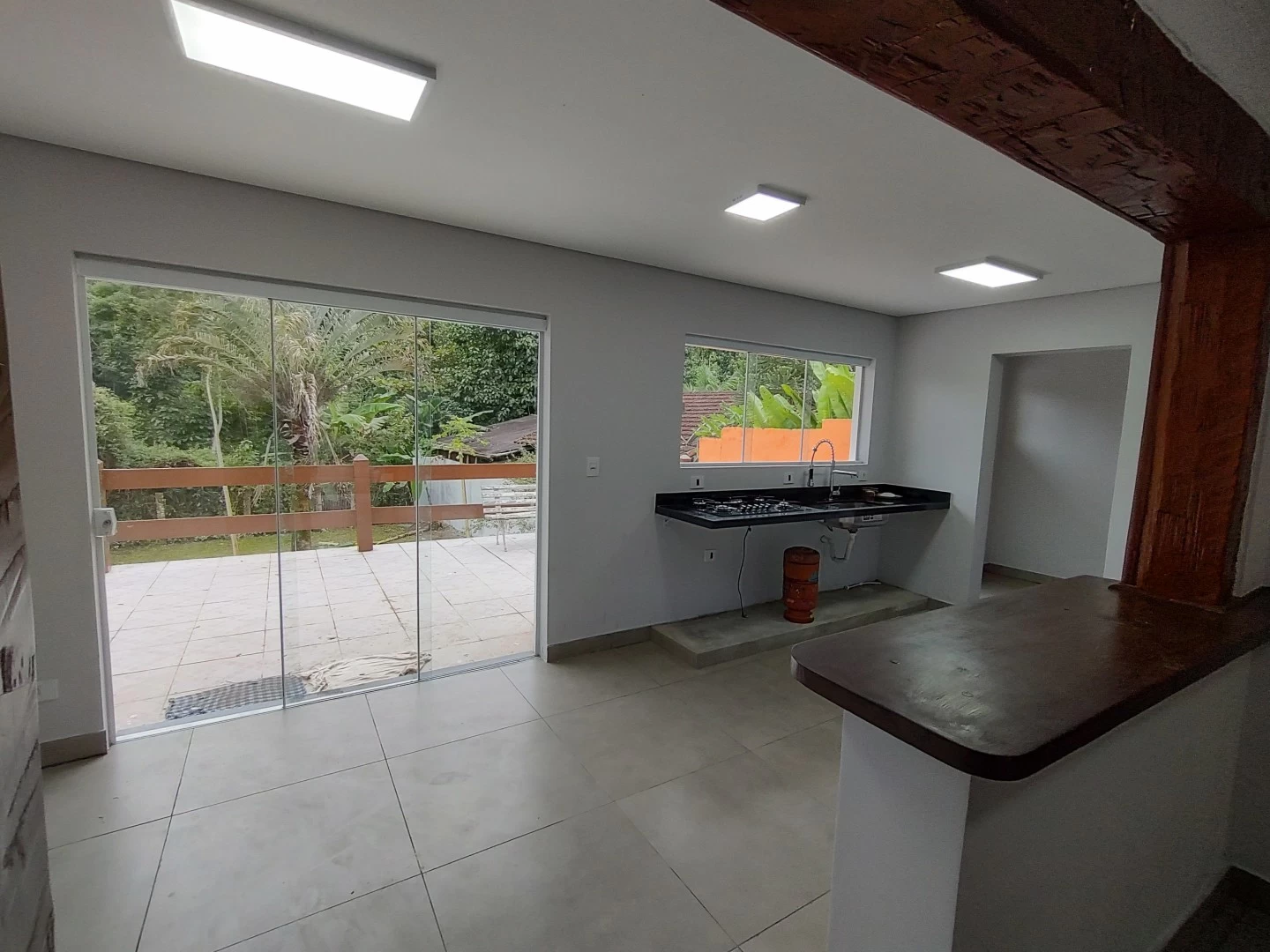 Aluguel, amplo jardim 