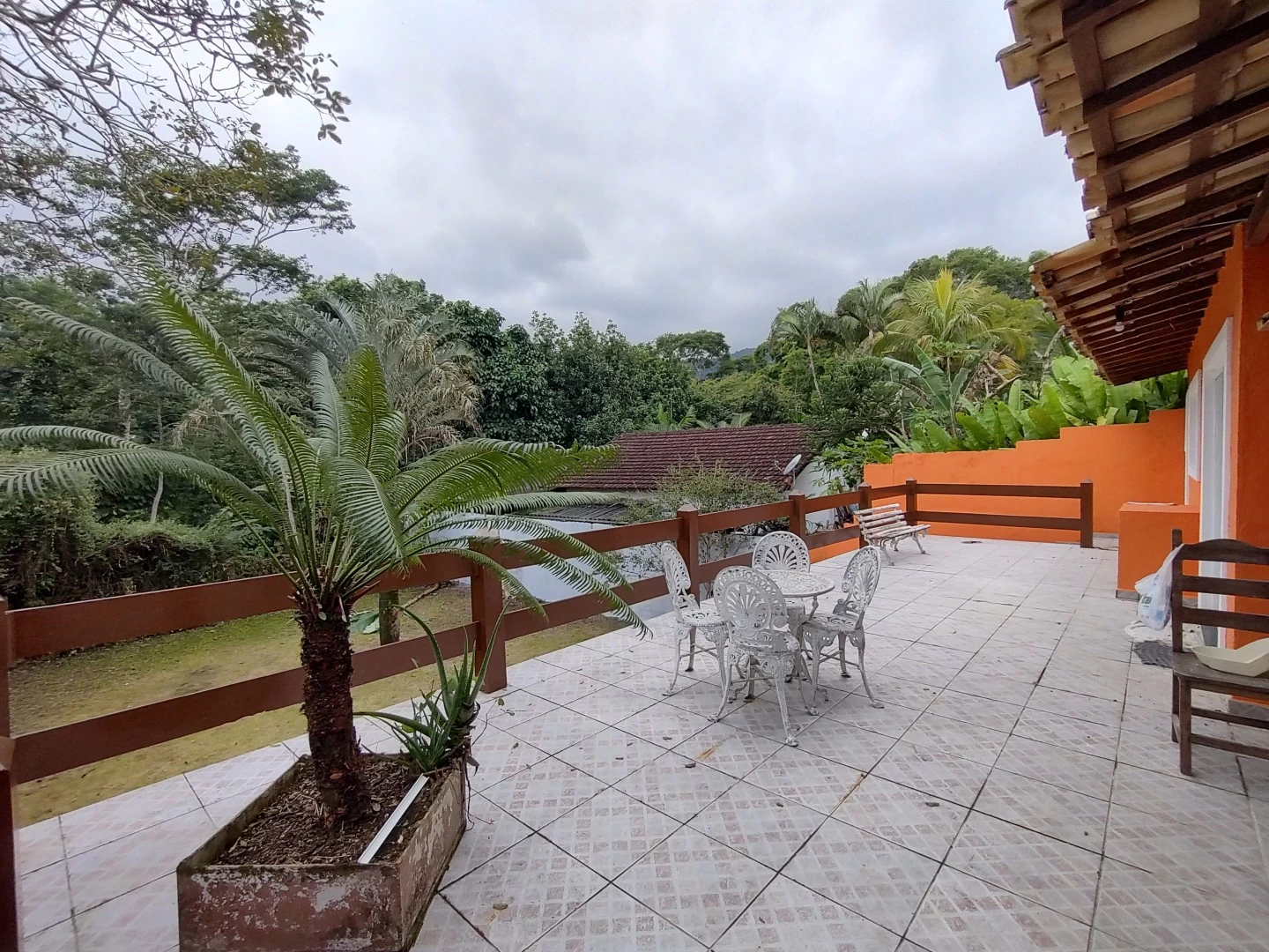 Aluguel, amplo jardim 