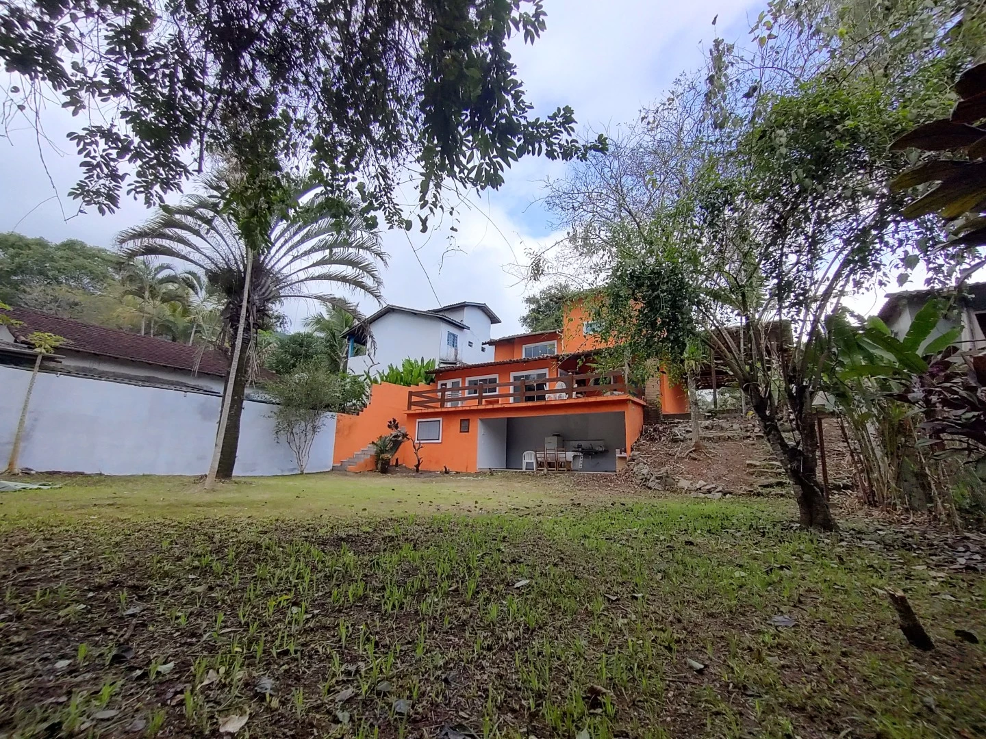 Aluguel, amplo jardim 