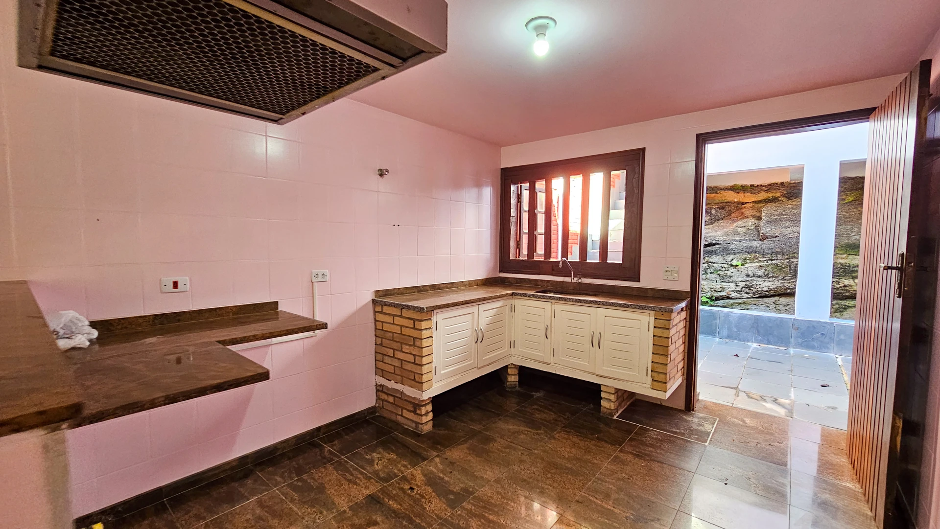 Casa à venda- Itaquandub