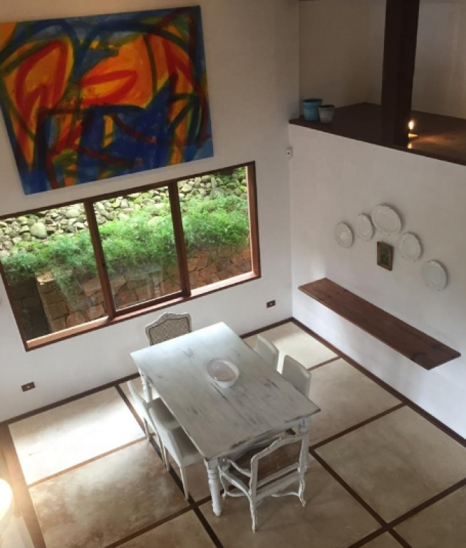 Casa com 05- suites
