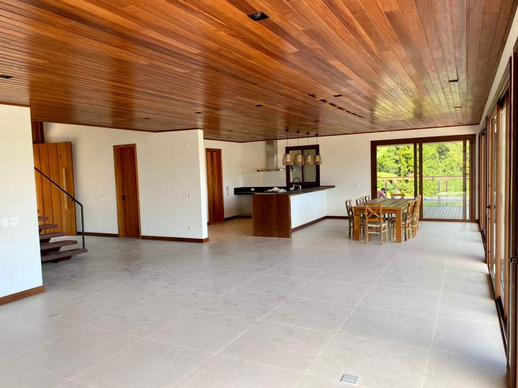CASA COM 05 SUITES