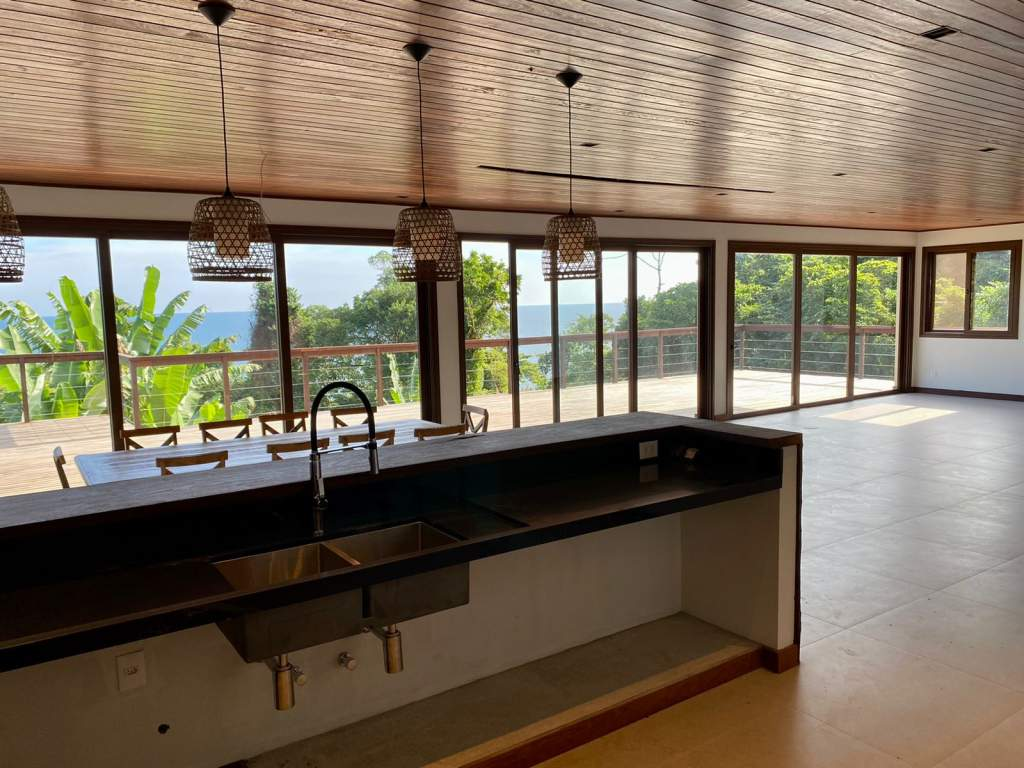 CASA COM 05 SUITES