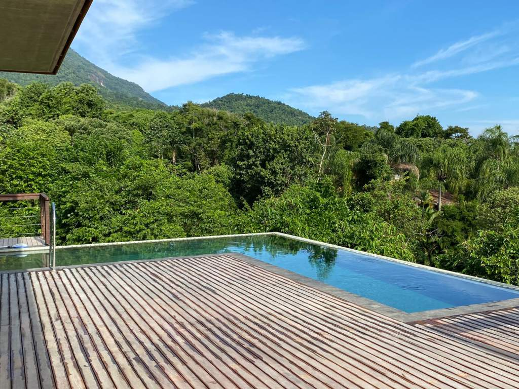 CASA COM 05 SUITES
