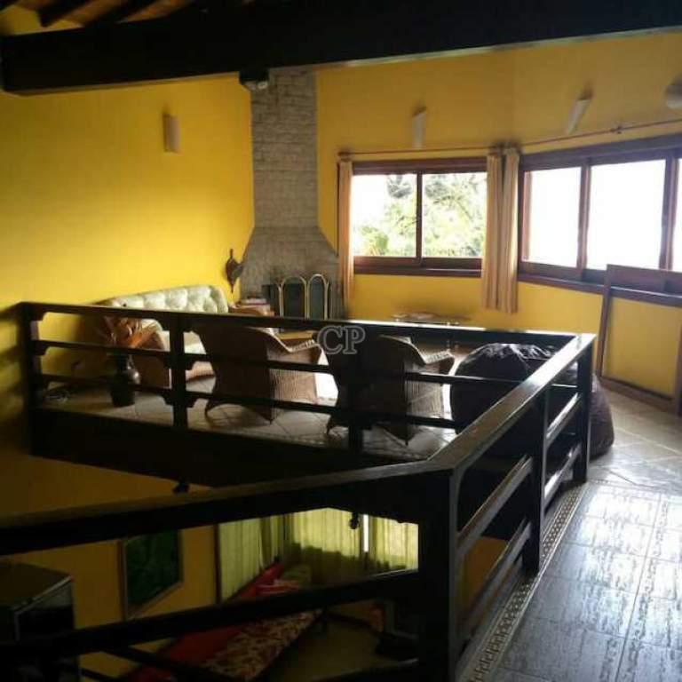 CASA COM PISCINA