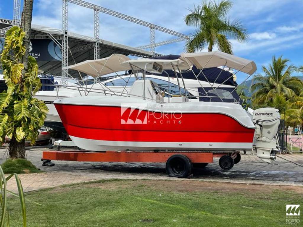 Catamaran 27