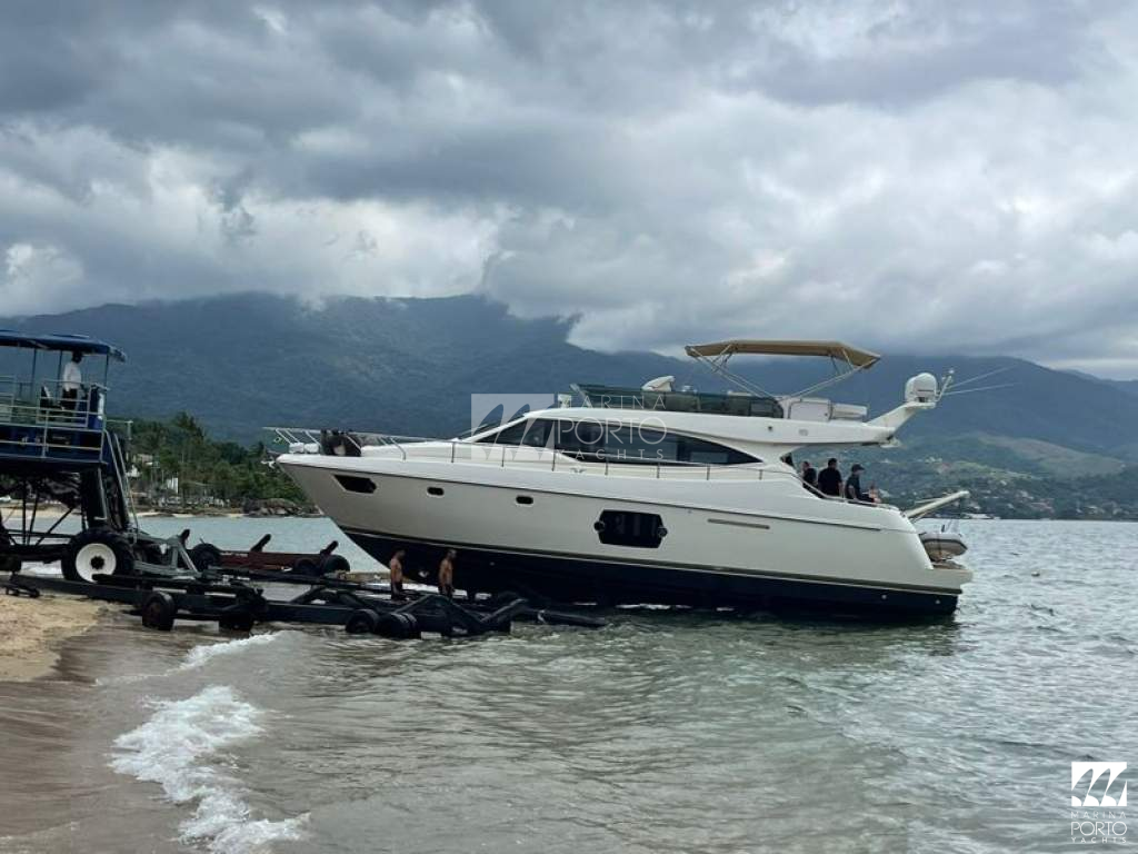 Ferretti 53
