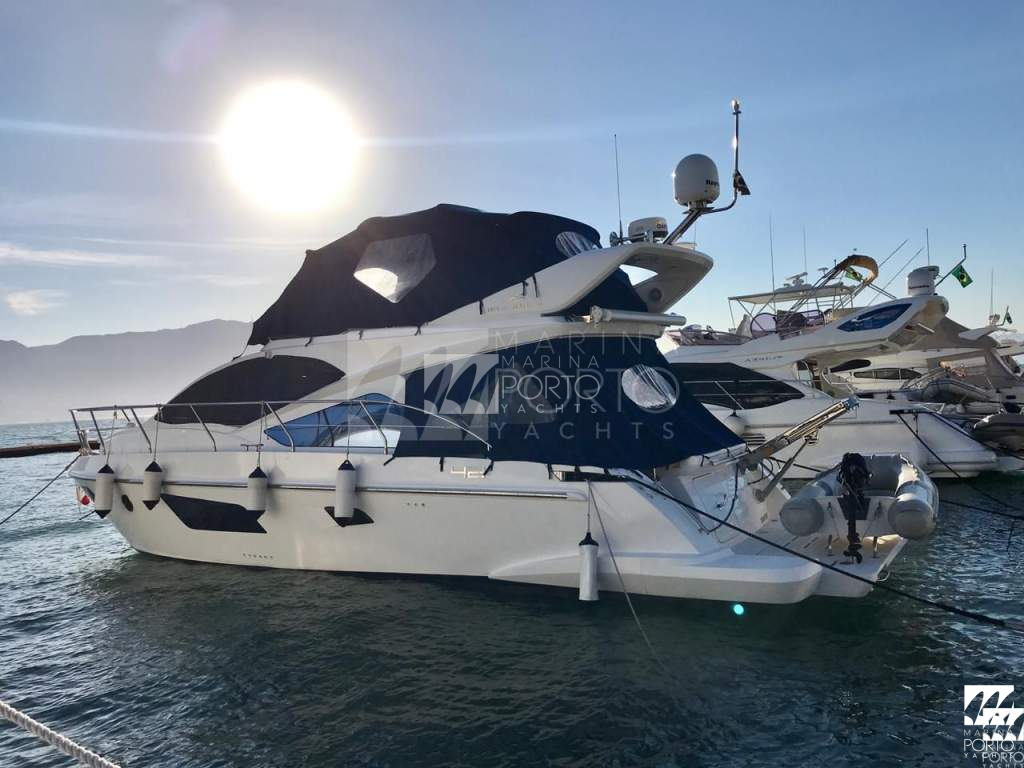 Intermarine 42 Fly