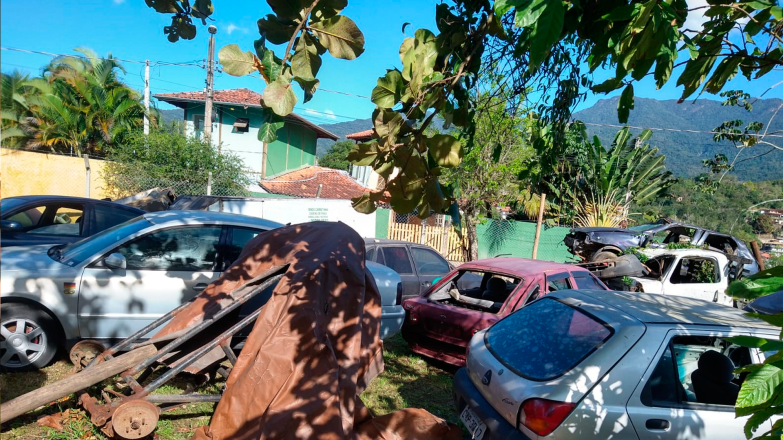 Leilão de veículos e inservíveis