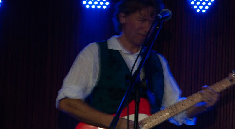 Renato Jimenez - Red Guitar Show 