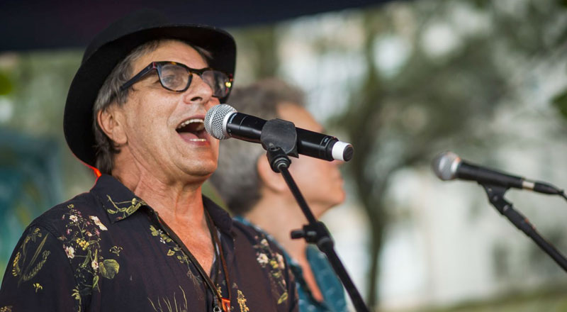 Evandro Mesquita e mais no Folk & Blues
