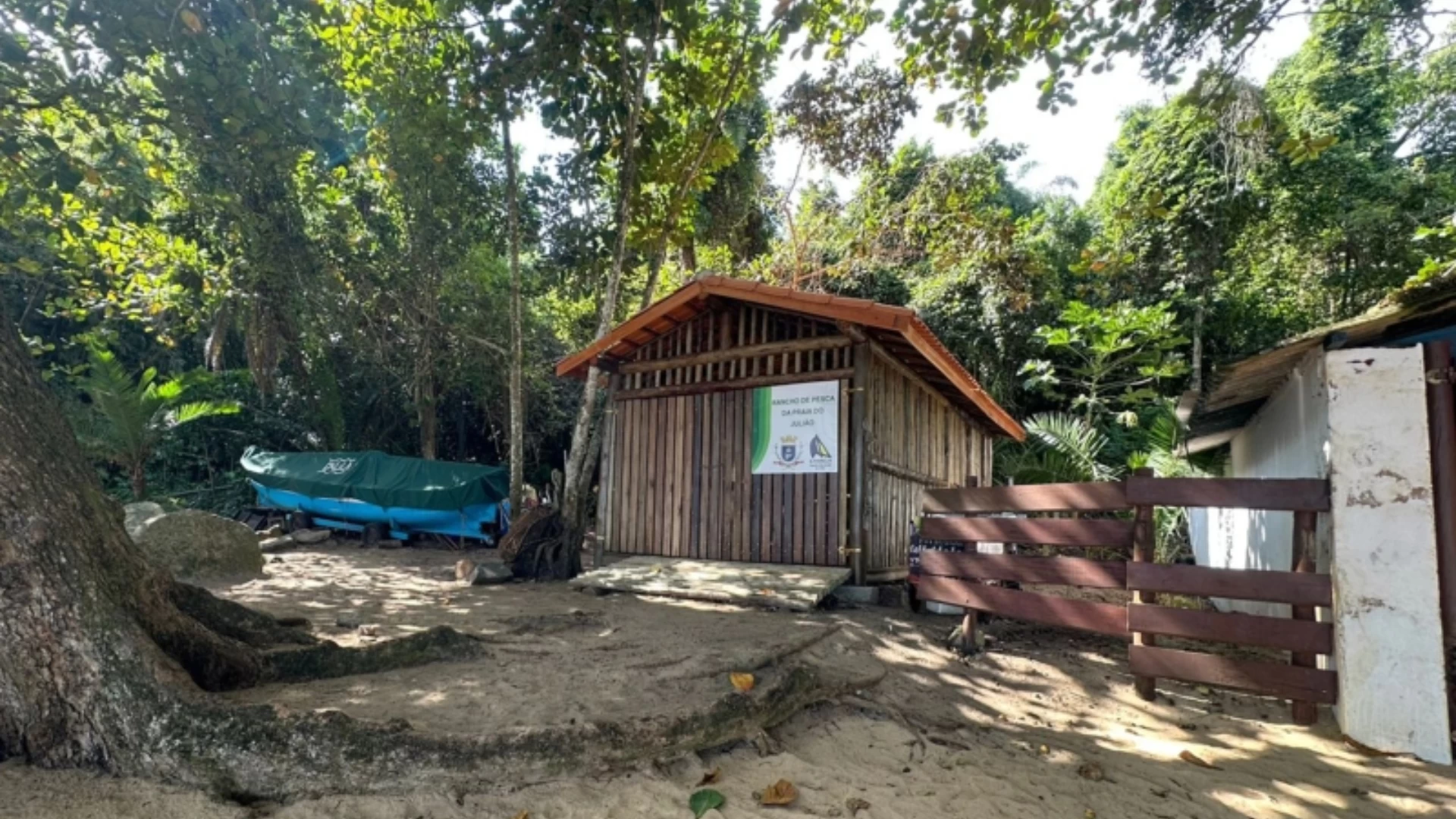 Entrega Rancho de Pesca Praia do Julião